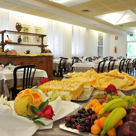 Hotel Terme Monticelli Terme Exteriör bild